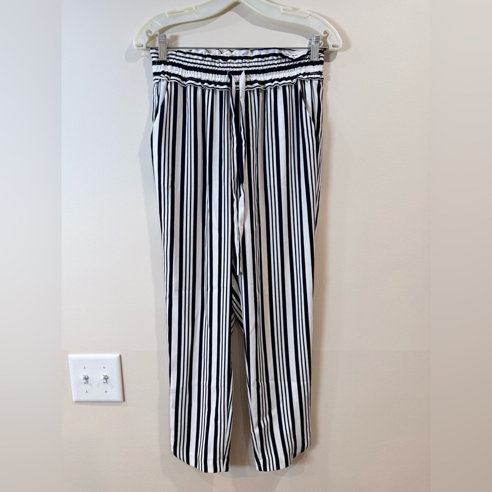 π₯Zara Womenβs Black and White Striped Pants Size XS NWOT π₯